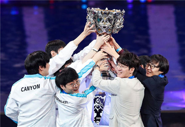 也是两年！BLG官方：和ELK续约到2026年